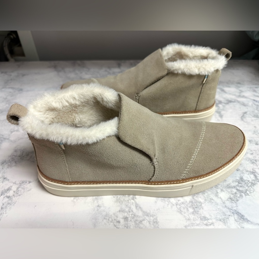Toms Tan and White Sneakers with Plush Lining